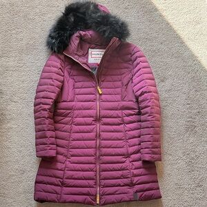 Hunter Women's Plum Puffer Coat with Black Fur Hood